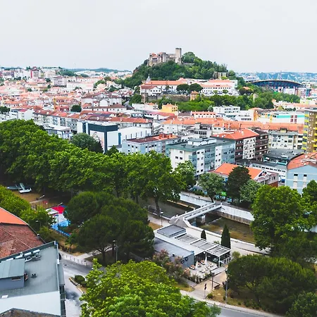 Moodhu - Cozy W/ Amazing Terrace לייריה