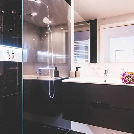 Moodhu - Cozy W/ Amazing Terrace *