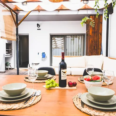 Διαμέρισμα Moodhu - Cozy W/ Amazing Terrace Λεϊρία